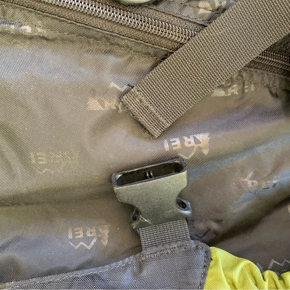 REI Hiking Lumbar Bag GUC - Picture 4 of 5